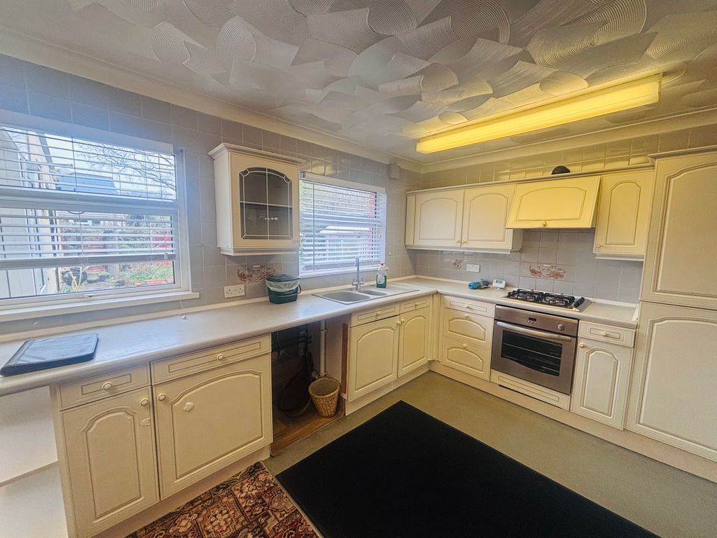 Additional image 5 of 3 bed semi-detached house to rentCeiriog Close, Barry CF63