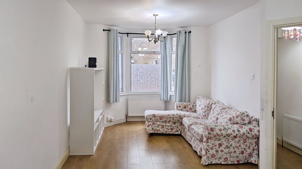 Property photo 2 of 6 Reception Room