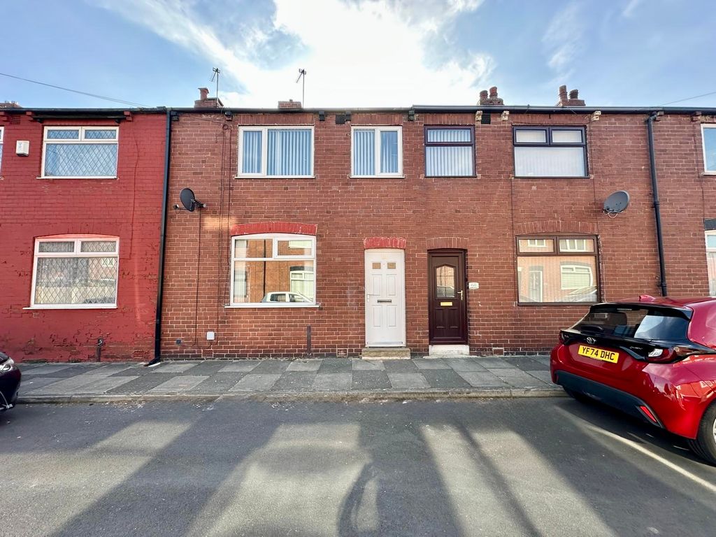 Property photo 1 of 11 Bedroom 1