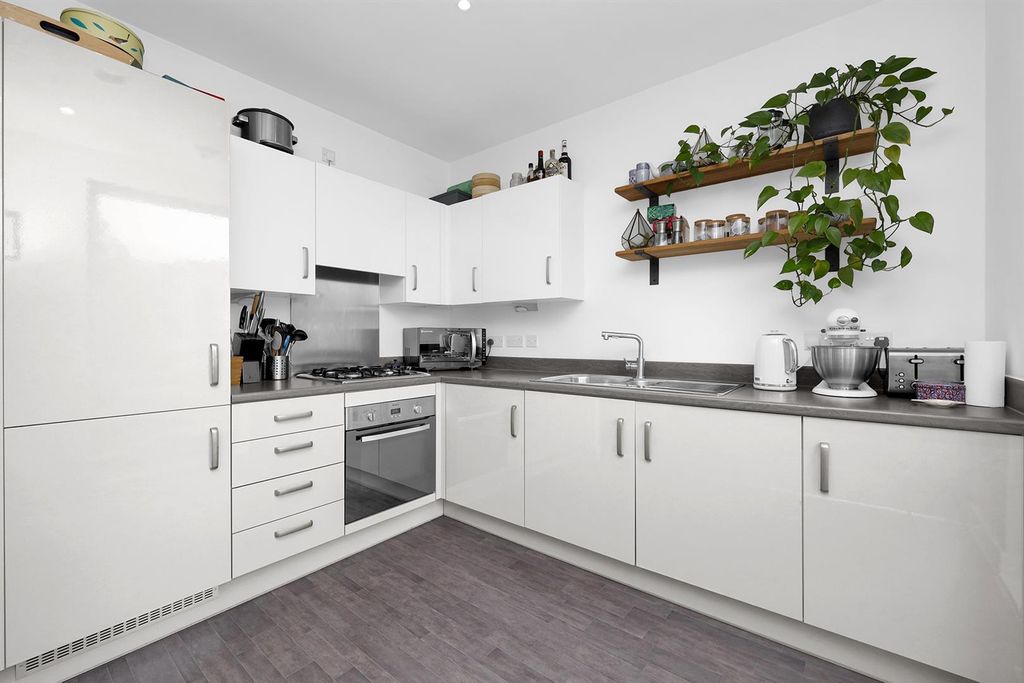 Property photo 2 of 9