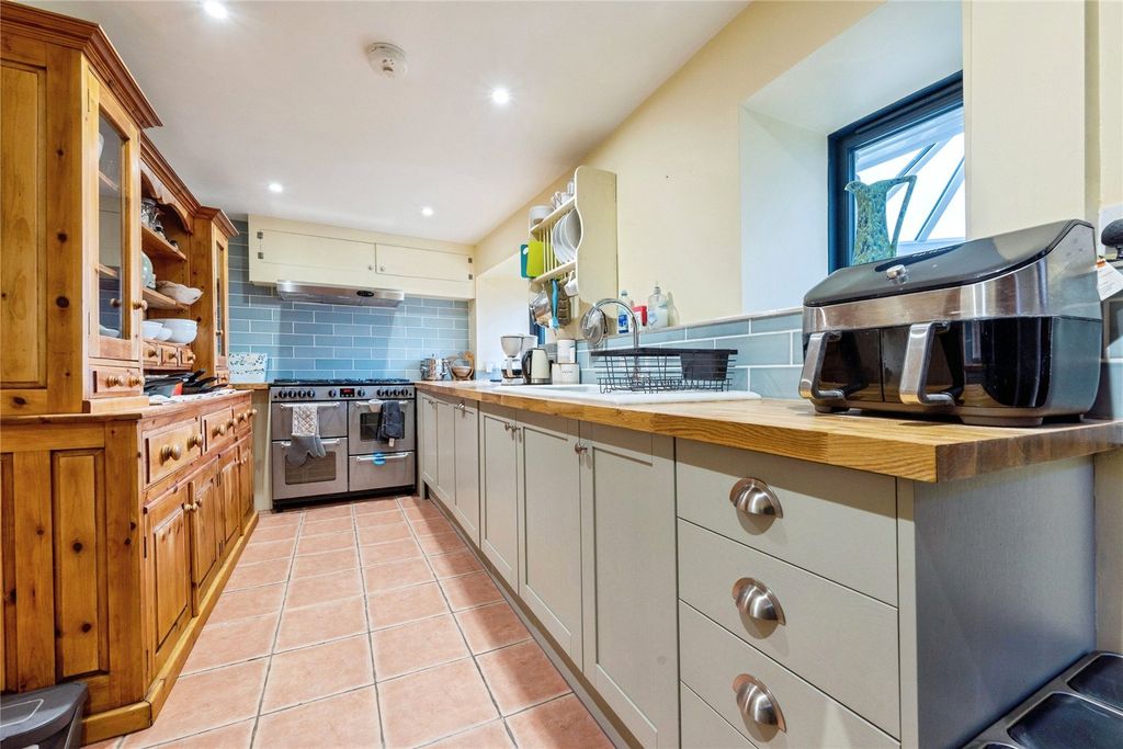 Property photo 2 of 30 Picture No. 14