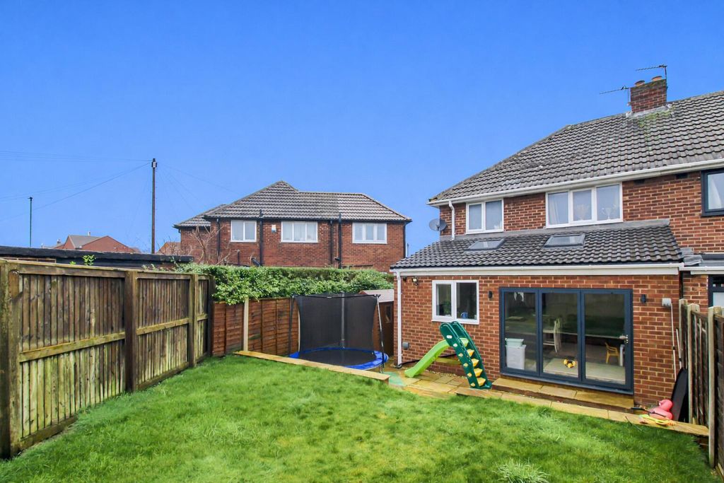 Property photo 1 of 10 Outside