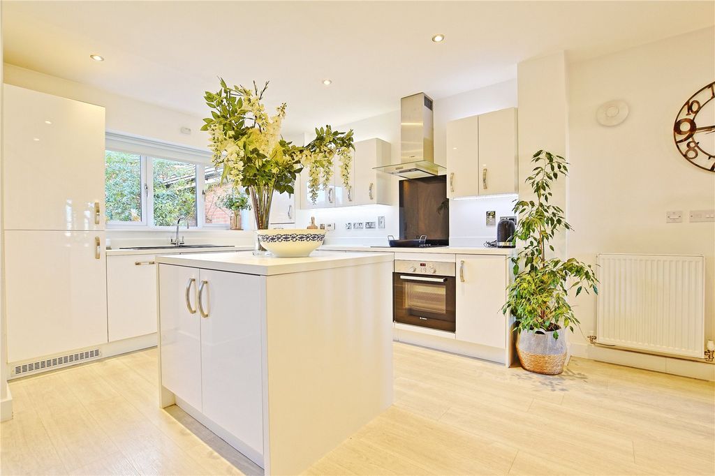 Property photo 2 of 21 Picture No. 04