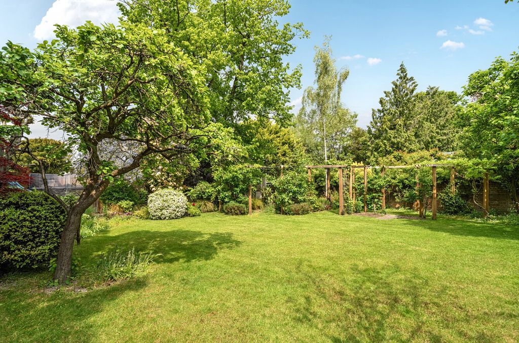 Additional image 40 of 6 bed detached house for saleGuildford, Surrey GU1