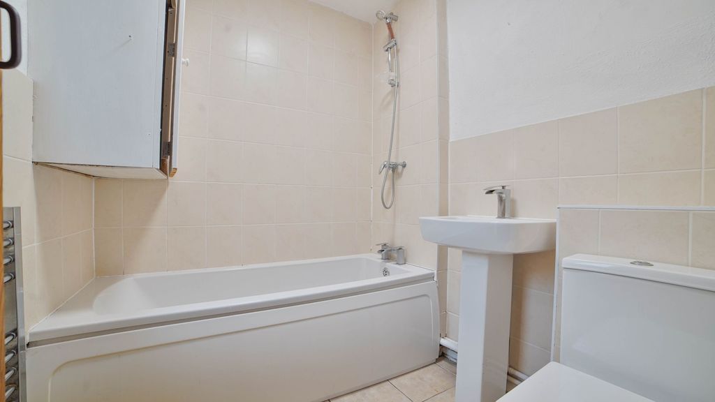 Property photo 3 of 14 Bathroom