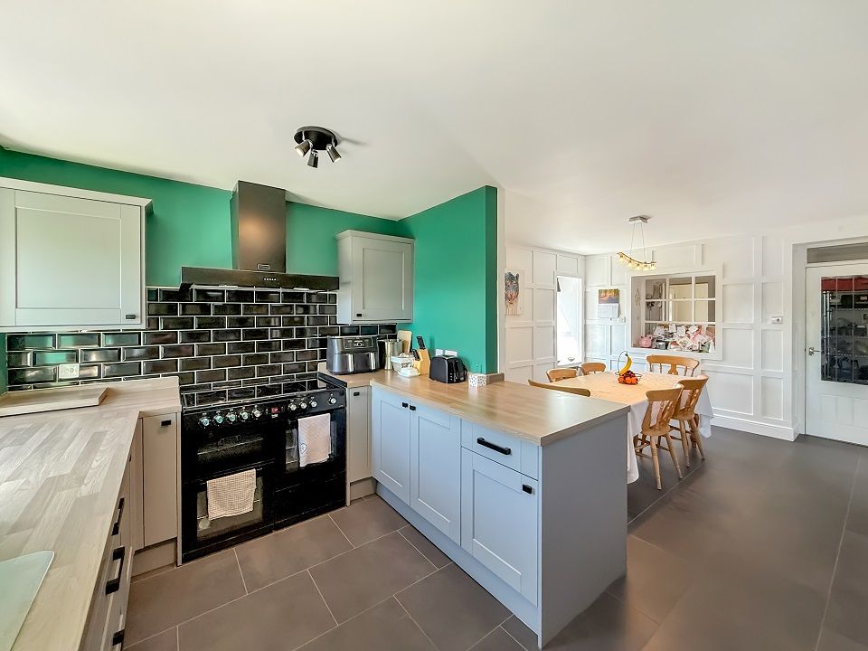 Property photo 3 of 53