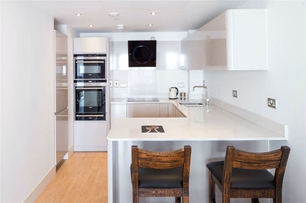 Property photo 2 of 12 Picture 6