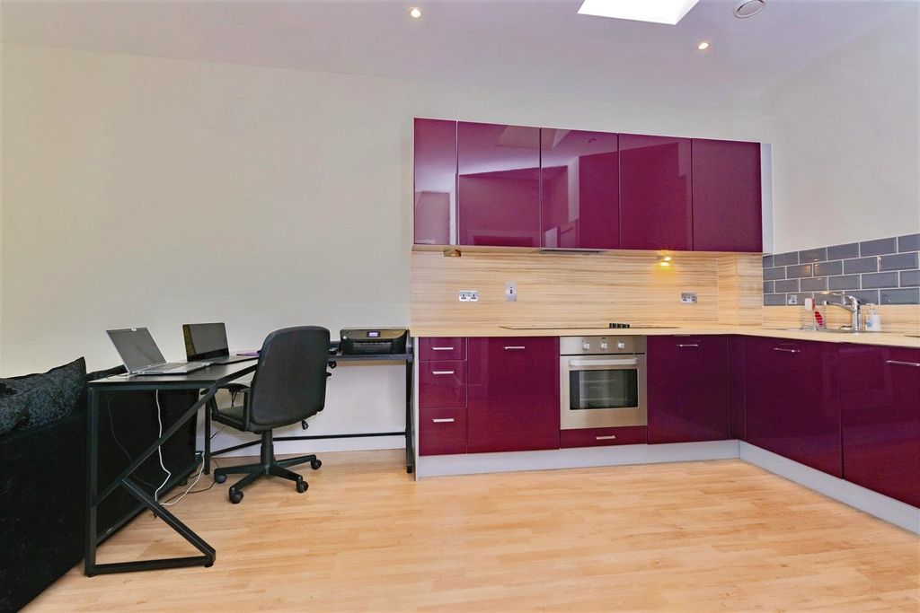 Property photo 3 of 8 Image