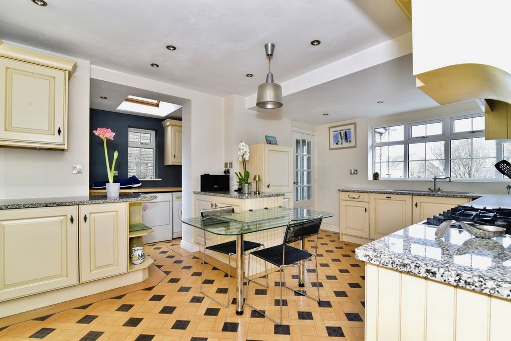 Property photo 2 of 21 Pbox-Img.Jpg