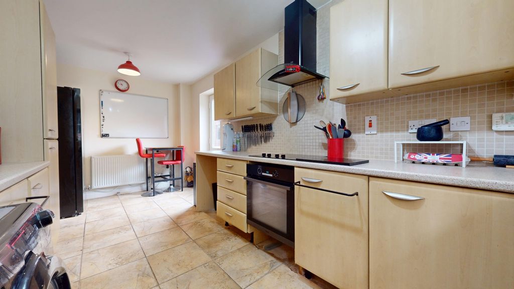 Property photo 3 of 24 4375294