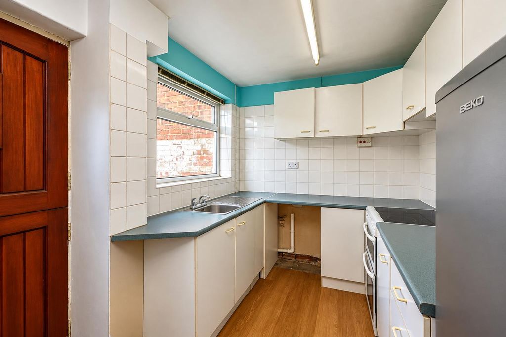 Property photo 3 of 14 Kitchen