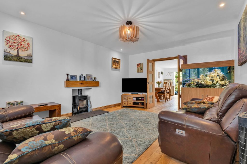 Property photo 3 of 41