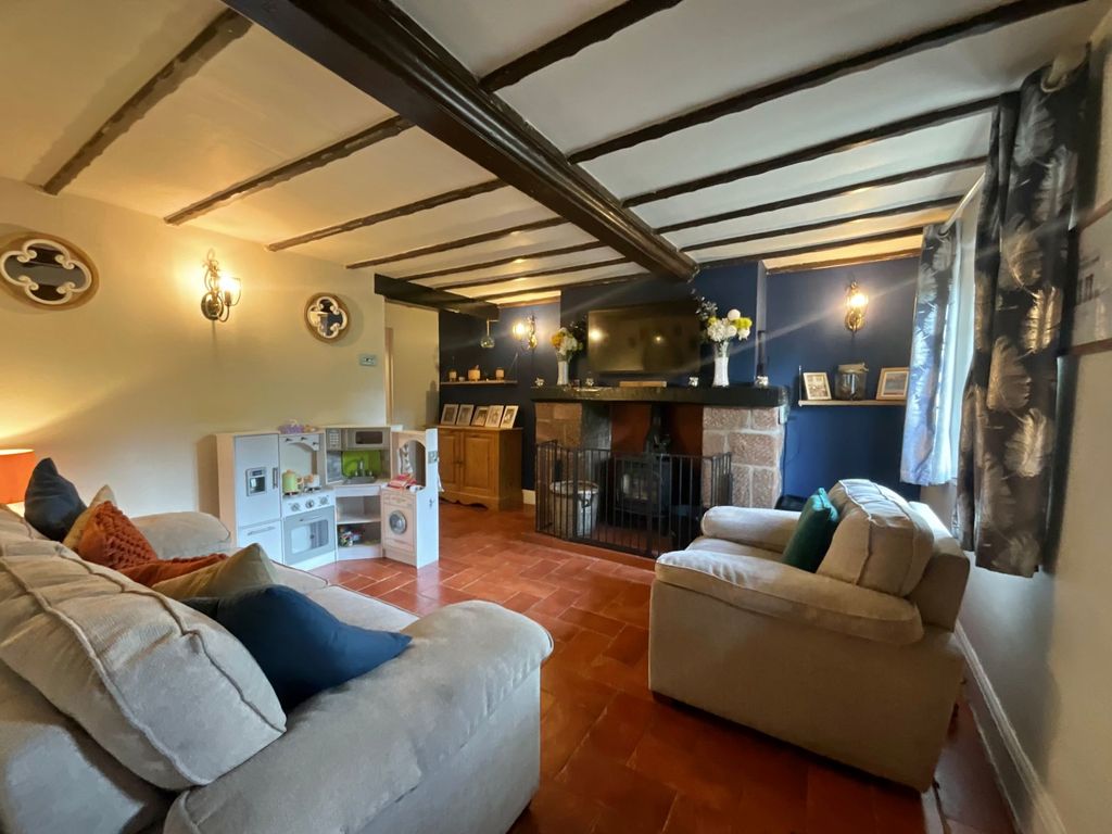 Property photo 2 of 42