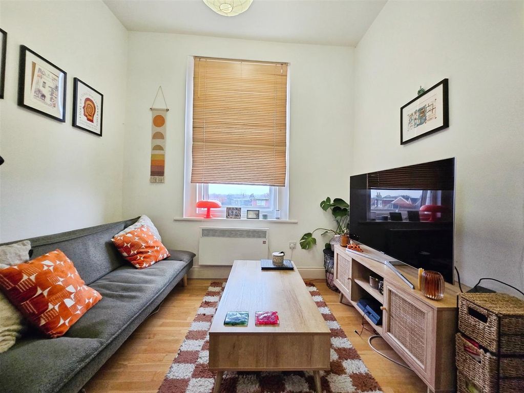 Property photo 1 of 7 Worple (4).Jpg