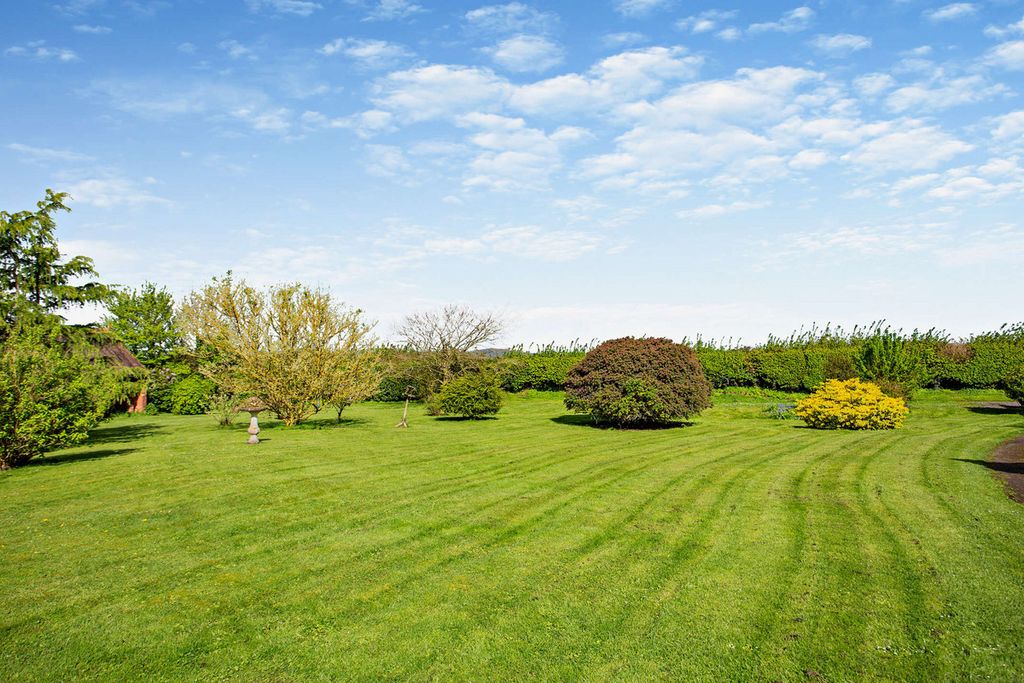 Property photo 2 of 36