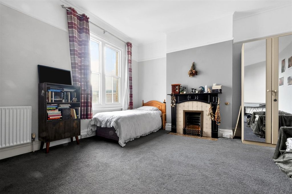 Additional image 9 of 5 bed semi-detached house for saleBeach Road, Littlehampton BN17