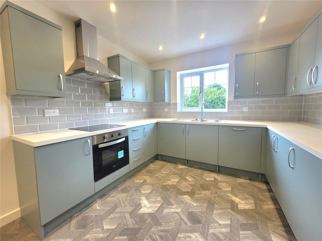 Property photo 3 of 7 Picture No. 06