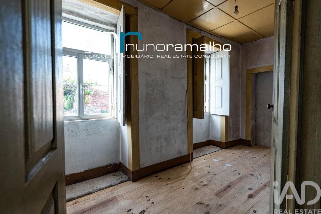 Property photo 2 of 40
