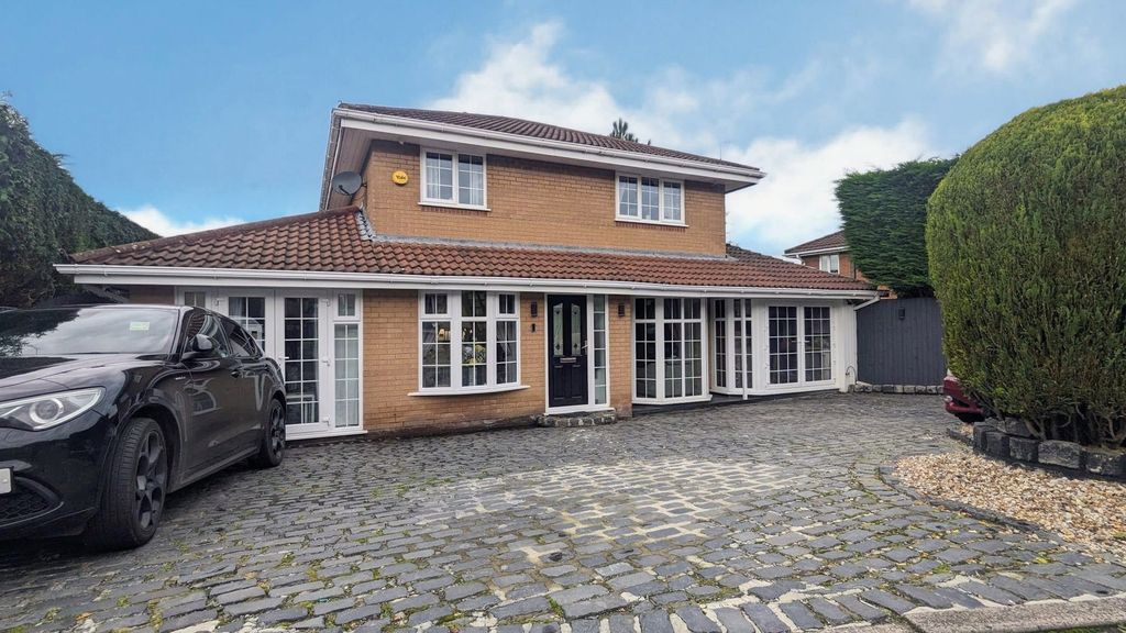Property photo 1 of 32