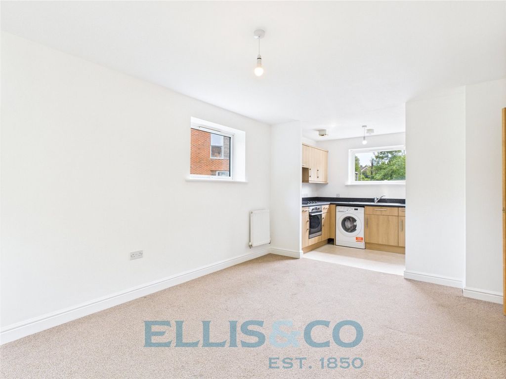 Property photo 3 of 9 Picture No. 02