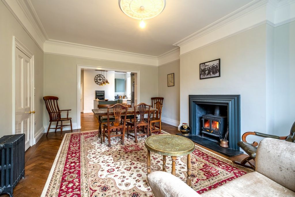 Property photo 3 of 38