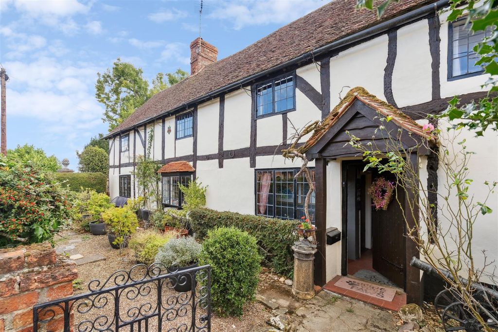 Property photo 1 of 29 Tudor Cottage