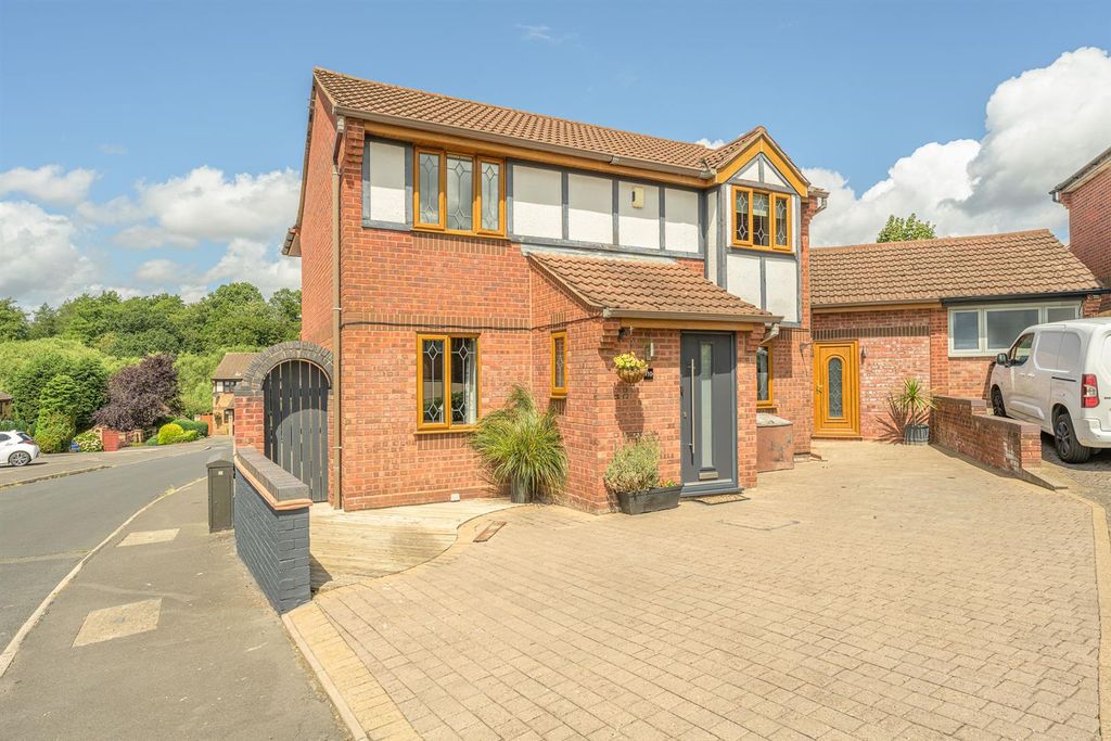 Property photo 1 of 31