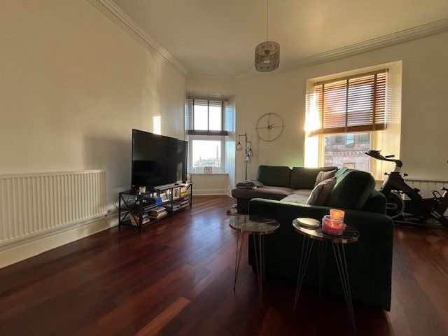 Property photo 2 of 7 Lounge