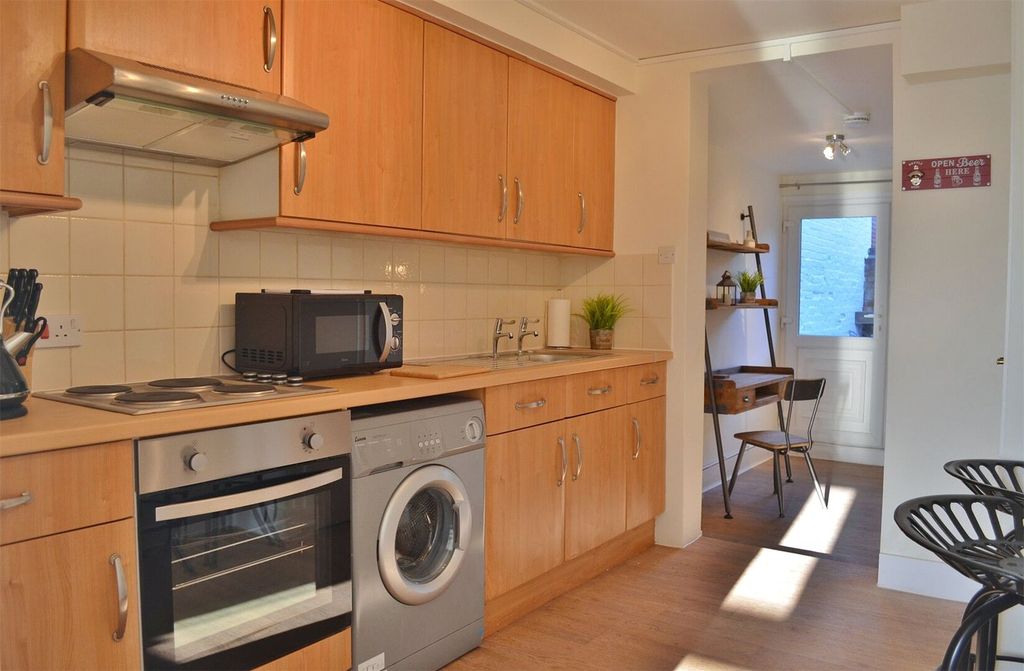 Property photo 3 of 6 Picture No. 01