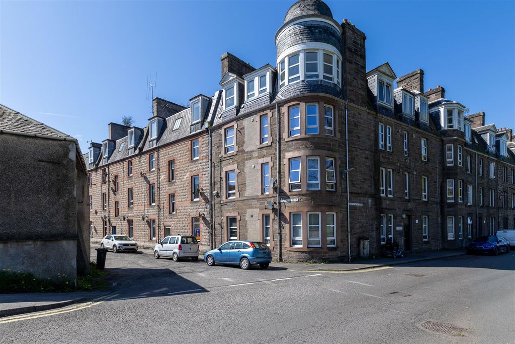 Property photo 1 of 17 S17.Jpg