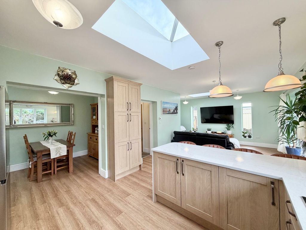 Property photo 1 of 30