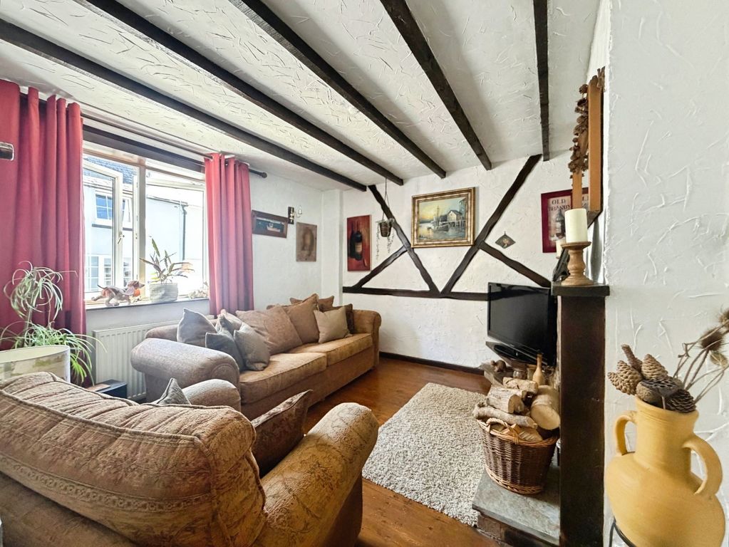 Property photo 2 of 33
