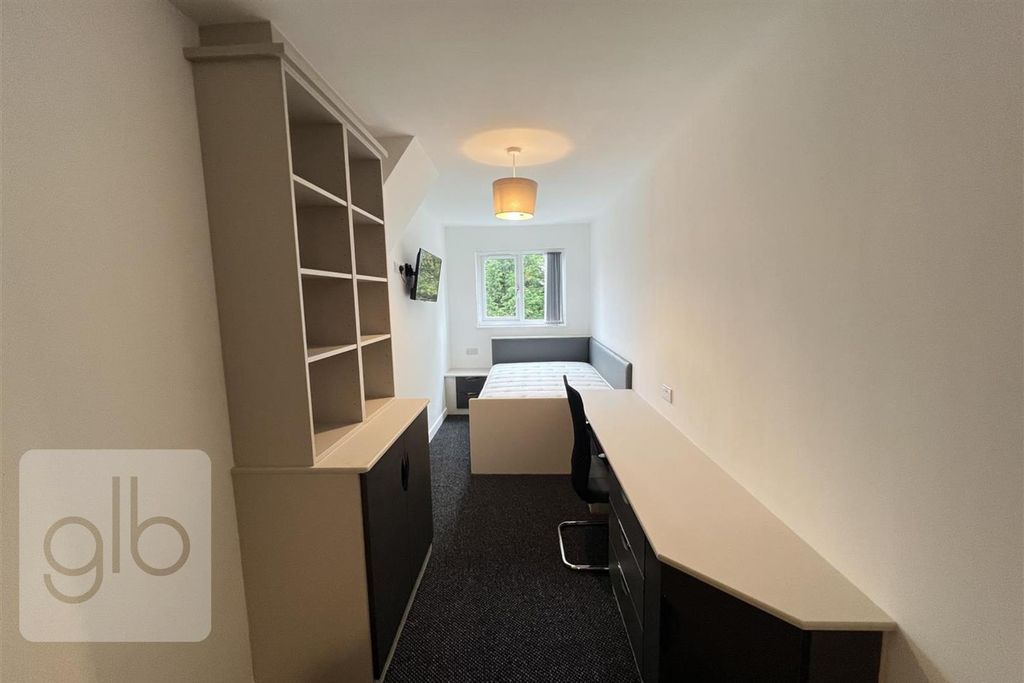 Property photo 1 of 5 2.Png