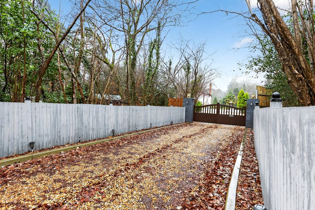 Property photo 2 of 58