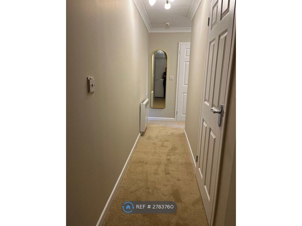 Property photo 1 of 11 Entrance Hall