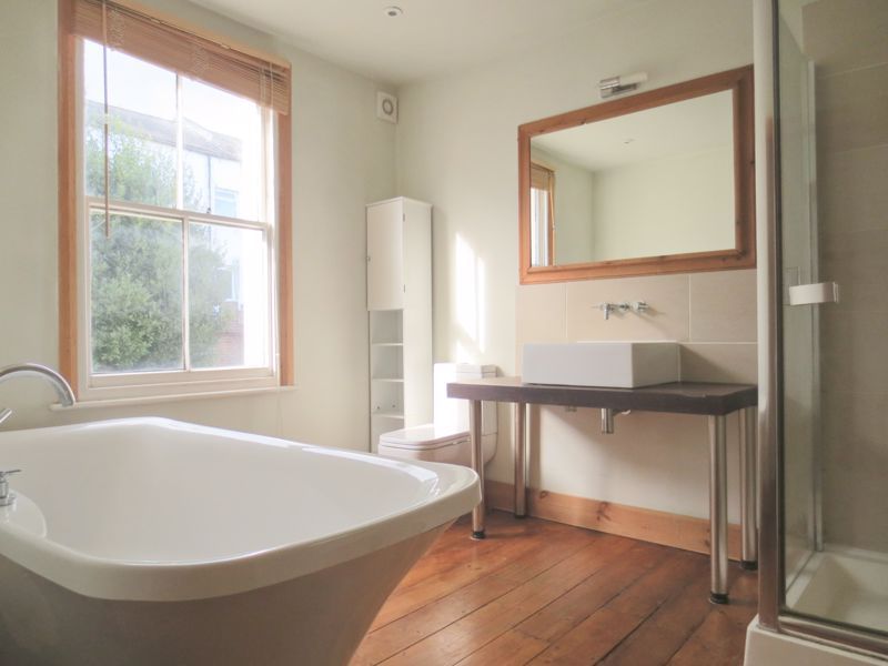 Property photo 2 of 8 Photo 12