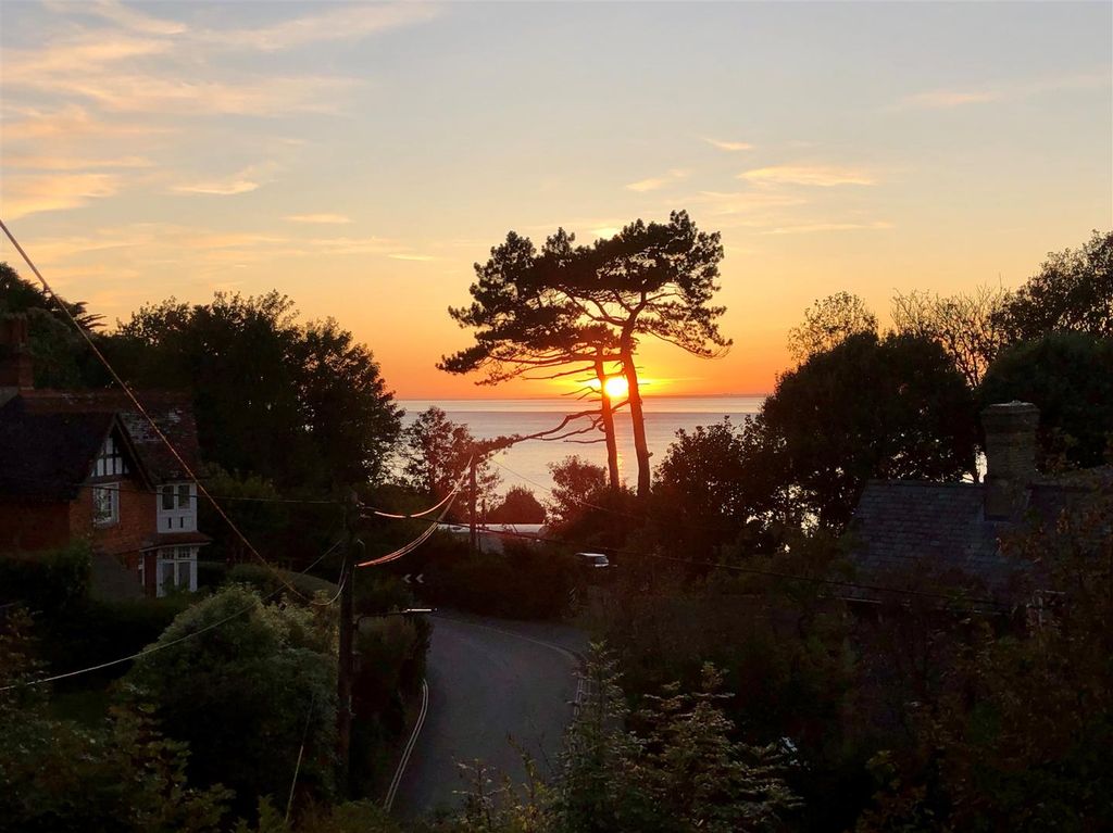 Property photo 3 of 20