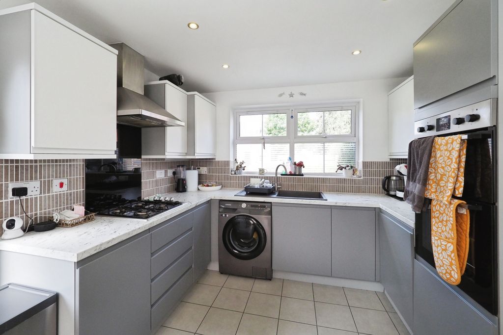 Property photo 3 of 19 Open Kitchen Breakfast