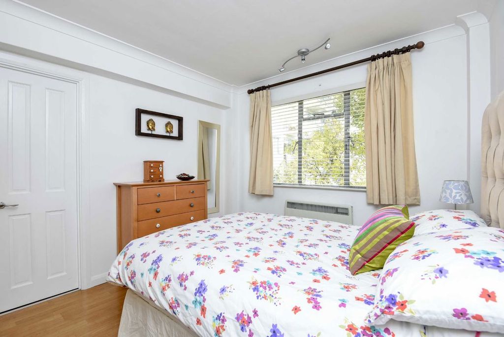 Property photo 3 of 4