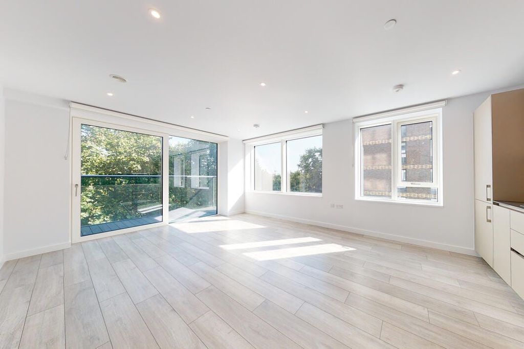 Property photo 2 of 26