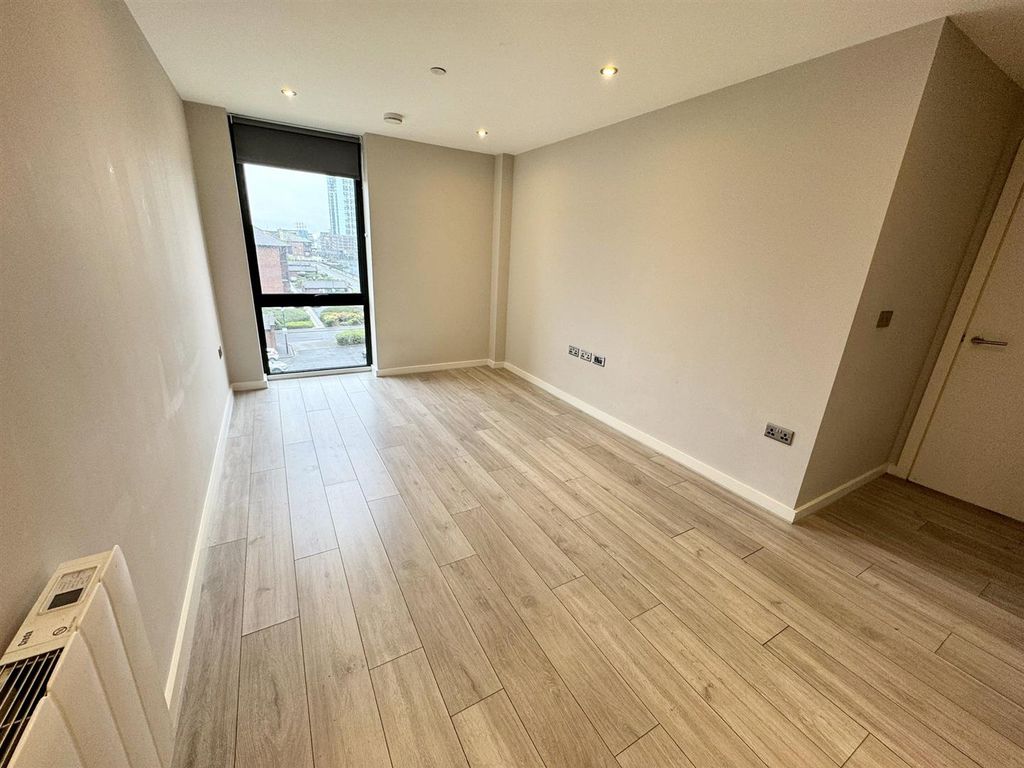 Property photo 1 of 10 43Fb69Fa-c4c4-450F-85F3-06d9Edb9c5E0.Jpg