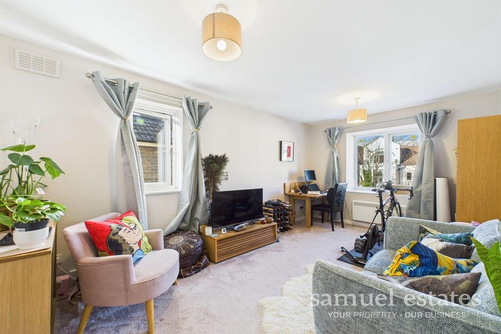 Property photo 2 of 10 Living Area