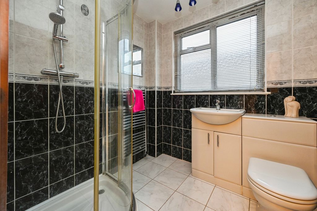Property photo 3 of 15 Shower Room
