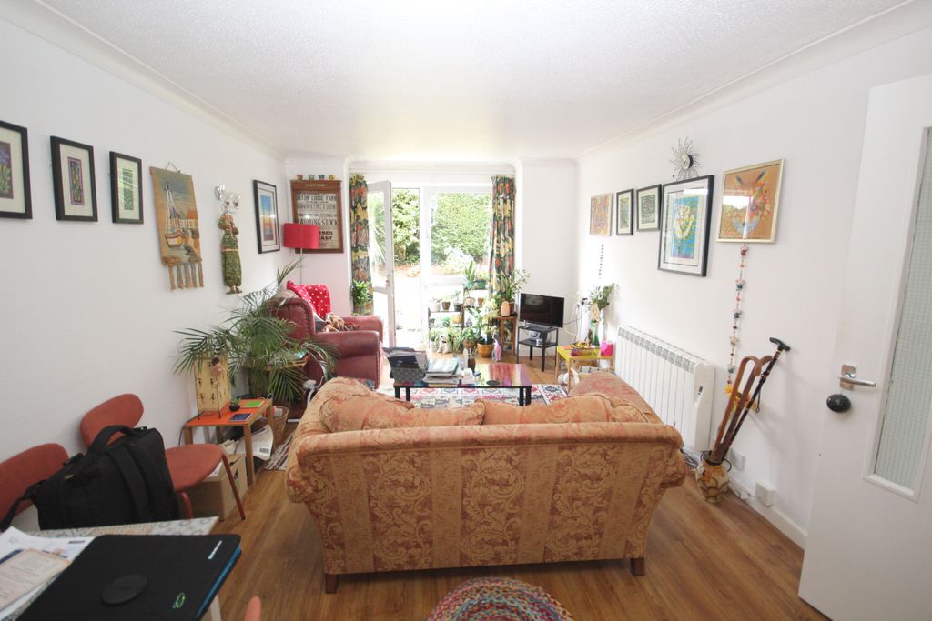 Property photo 3 of 6