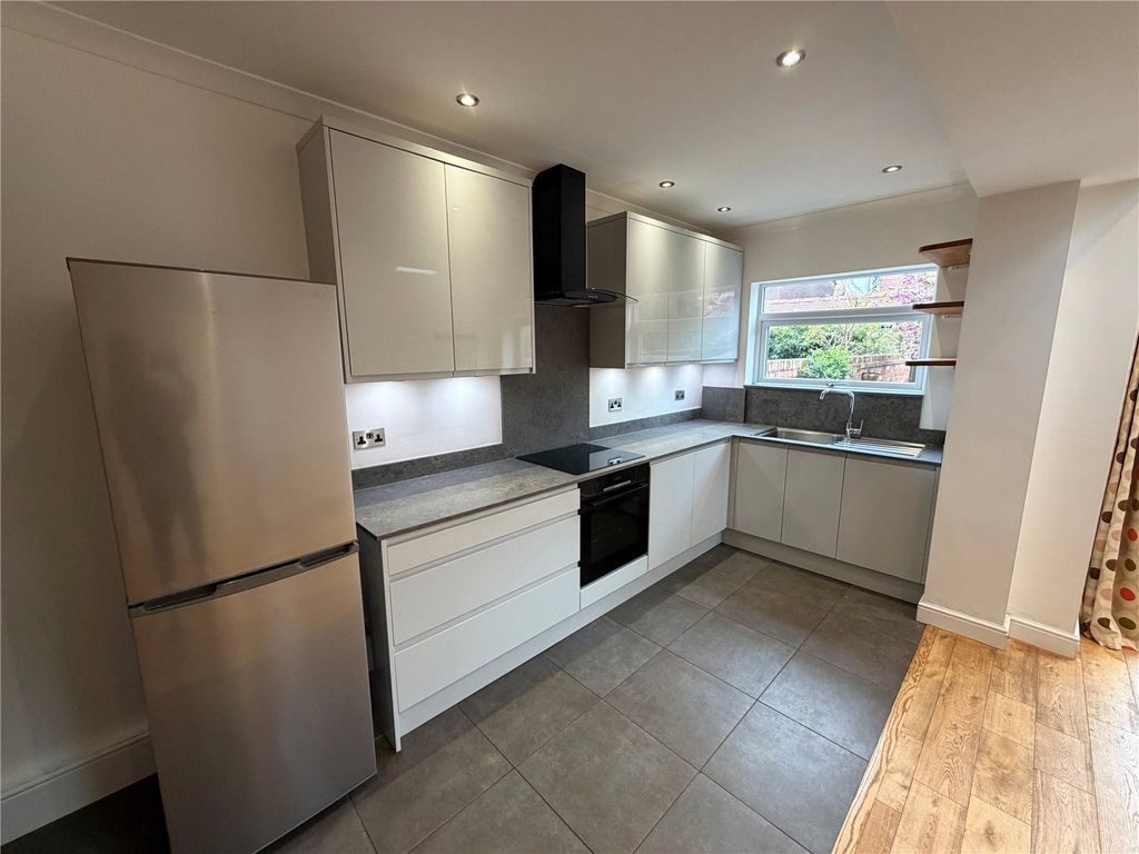 Property photo 3 of 14 Picture No. 10