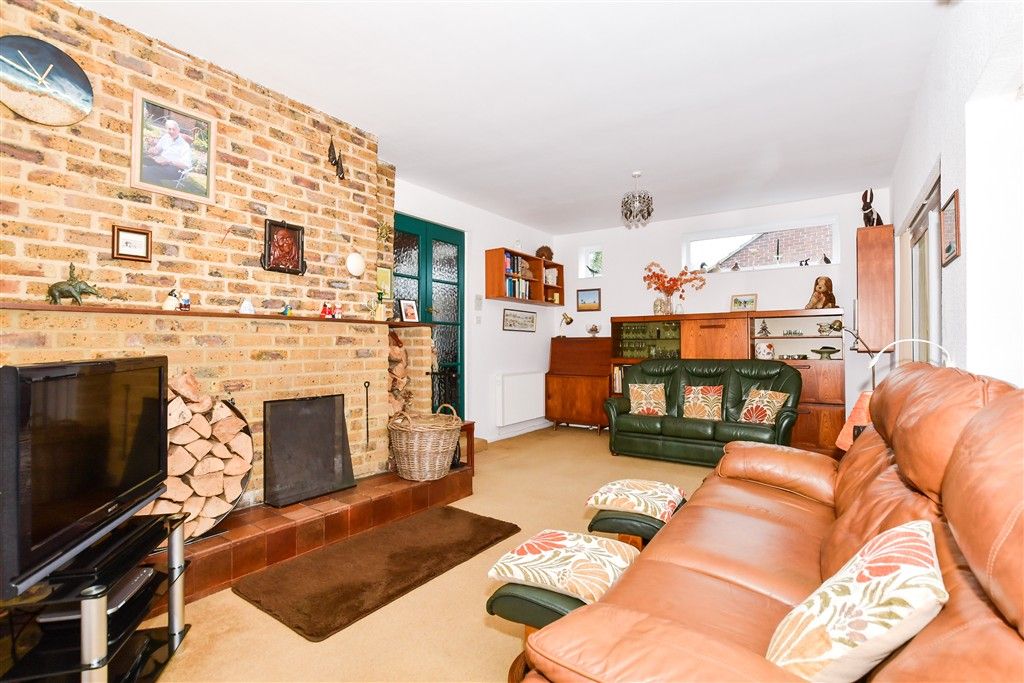 Property photo 3 of 15 Lounge