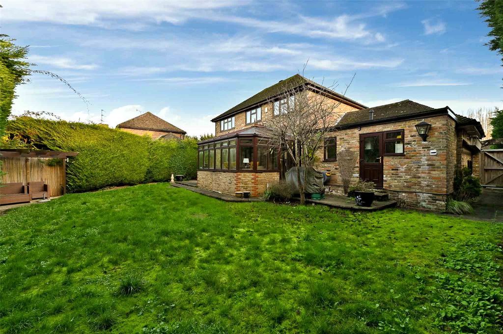 Property photo 2 of 16 Rear