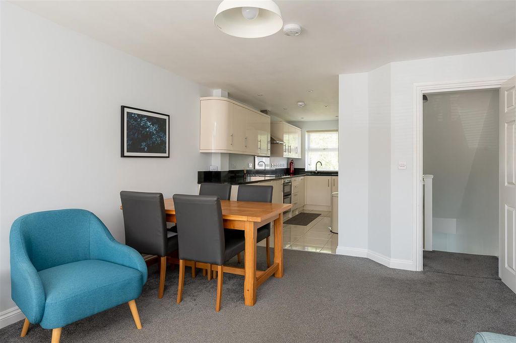 Property photo 3 of 15 Living Space