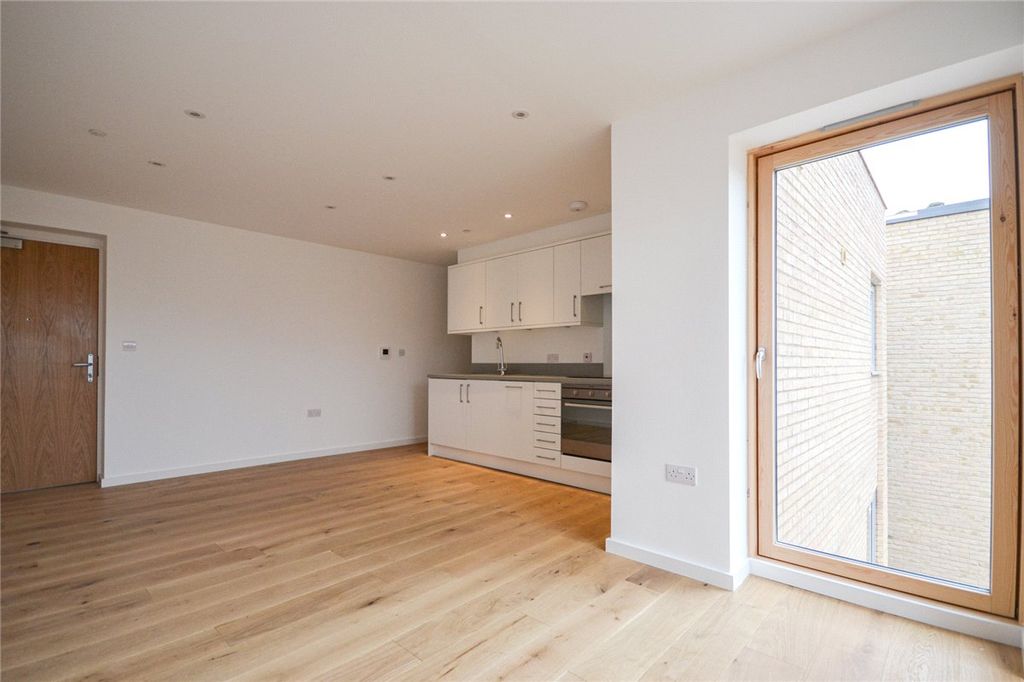 Property photo 3 of 6 Picture No. 15