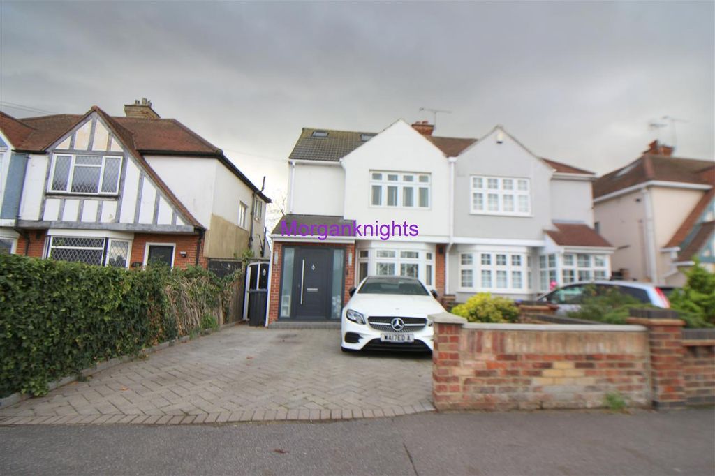 Property photo 2 of 20